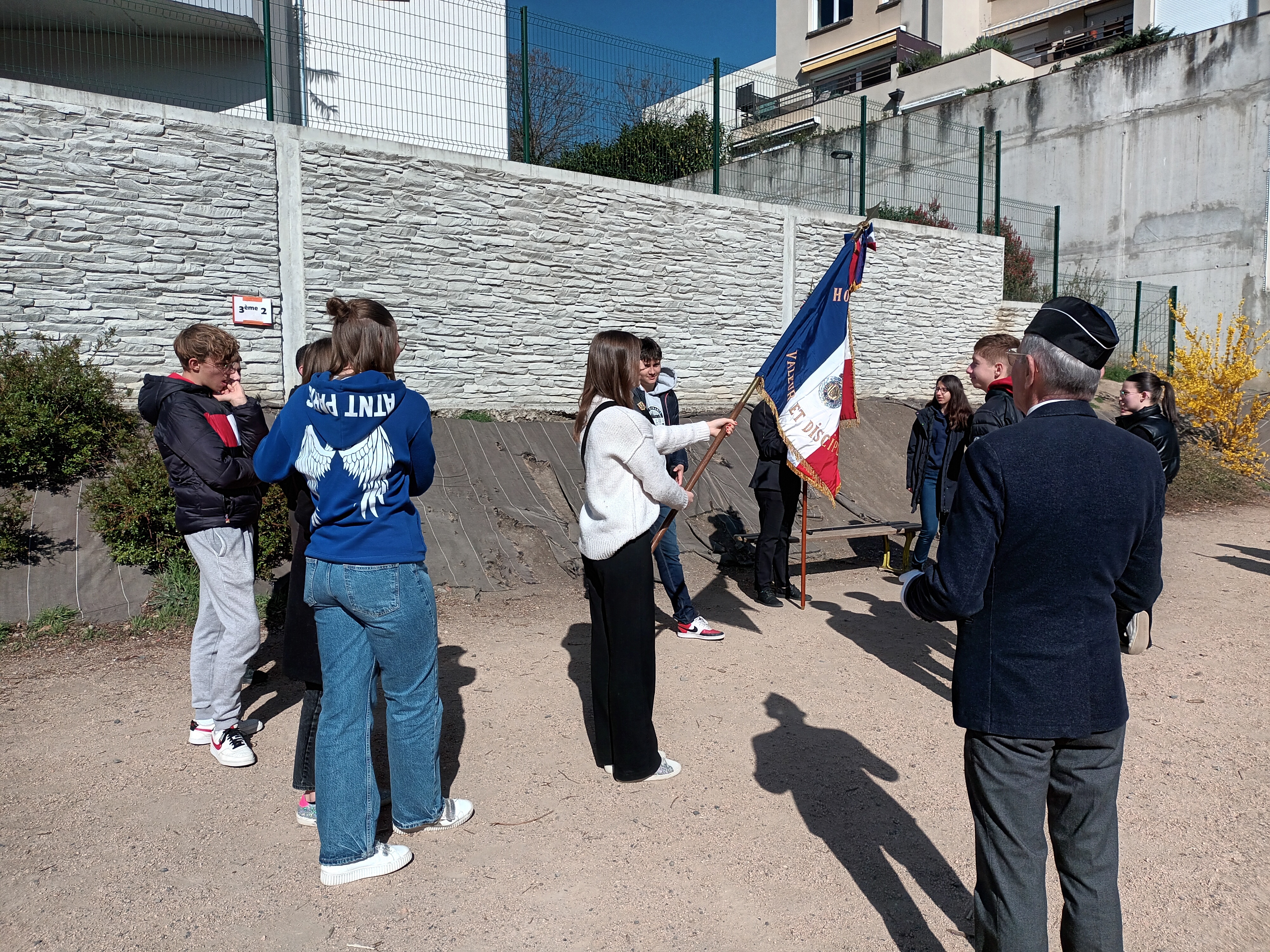 Formation Porte-drapeaux pour la classe défense