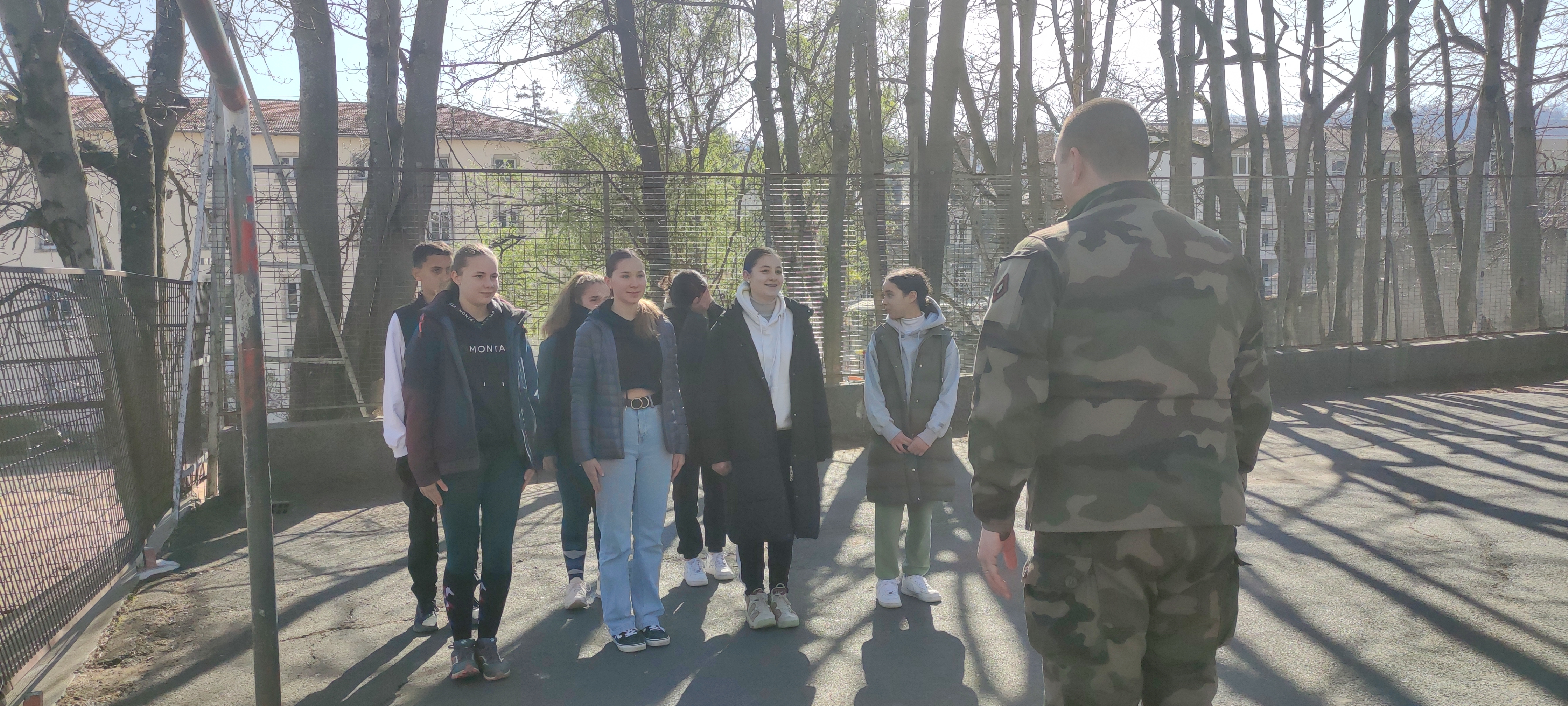 Formation Porte-drapeaux pour la classe défense